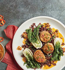 Jalapeño XO Sauce with Scallops and Black Rice (Thomas Lim)