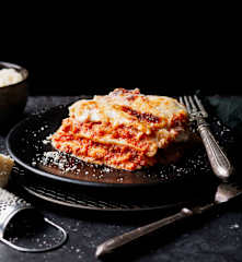 Bolonez Soslu, Taze Ispanaklı Lazanya