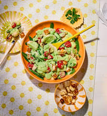 Blumenkohlsalat mit Joghurt-Sauce und Halloumi