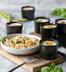 Kasza pęczak z warzywami i kokilkami jajecznymi