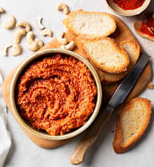 Vegan Toasts with Roasted Capsicum and Cashew Nut Paste