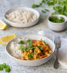 Wegańskie curry z cytrynowym ryżem