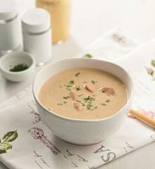 Sopa de queso con salchichas ahumadas