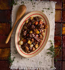 Guisado de carne com marmelo e castanhas