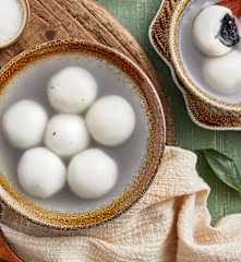 黑芝麻汤圆