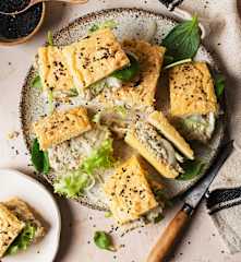 Koolhydraatarm Amandelbroodje met Tonijn-Ei-Vulling