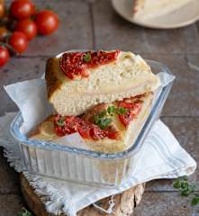 Focaccia ziemniaczana z szynką i serem