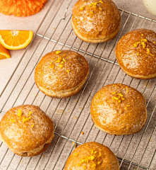 Berlinesas rellenas de crema de cempasuchil