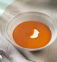 Cream of red pepper and ginger soup