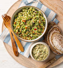 Brokkolisalat / Brokkoli-Feta-Aufstrich