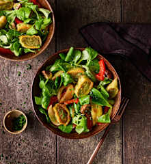 Lauwarmer Maultaschen-Feldsalat