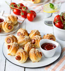 Mini hot dogi