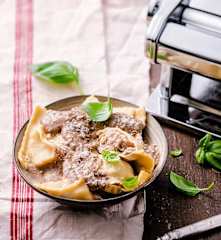 Ravioli au veau et sauce crémeuse aux champignons