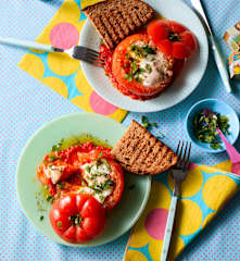 Shakshuka in der Tomate pochiert