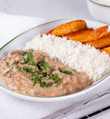 Estrogonofe de carne com batatas