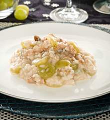 Risotto con nueces, uvas y gorgonzola