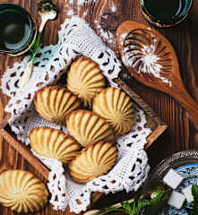 Stuffed semolina cookies (ma'amoul)