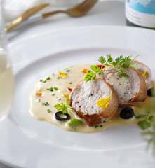 松露雞肉慕司捲佐伯那西醬汁