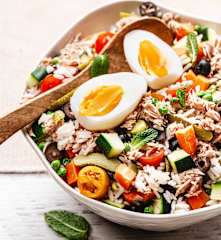 Salade de riz au thon et aux œufs