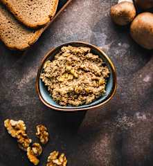 Vegane Walnuss-Pilz-Paté