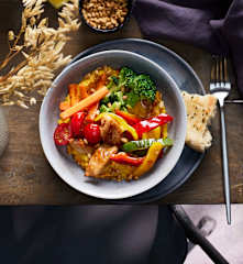 Kürbis-Hummus-Bowl mit Hähnchen