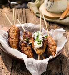 Gegrilde Gehaktrolletjes (Cevapcici) met Tzatziki Saus
