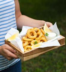Kalmary w cieście z sosem aioli (Calamares á la romana)