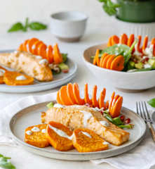 Pieczony łosoś z batatami i sałatką dla pięknej cery (TM7, TM6, TM5)