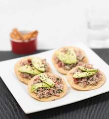 Botana de atún ahumado