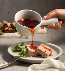 Sos z czerwonego wina