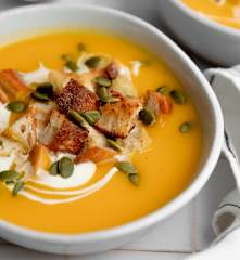 Crema de zapallo con puerro y naranja