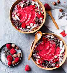 Raspberry Coconut Smoothie Bowl