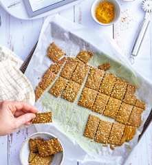 Crackers à la farine de lentilles et au curry