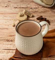 Atole de mazapan con chocolate