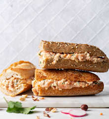 Somonlu Coleslaw Sandviç