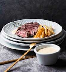 Sous-vide rare beef steak with béarnaise sauce