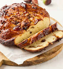 Brioche met vijgenconfituur en walnoten