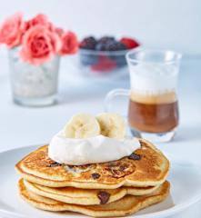 Hotcakes de plátano y chispas de chocolate