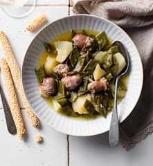 Judías verdes con patata y butifarra