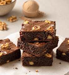 Brownie proteico de chocolate sem glúten