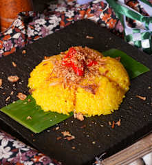Pulut Kuning (Steamed Turmeric Glutinous Rice)