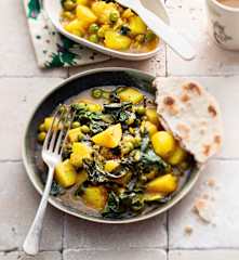 Babyfreundliches Erdäpfel-Spinat-Erbsen-Curry mit Chapatis