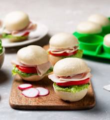 Paninetti al vapore con prosciutto e verdure