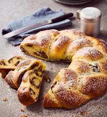 Wieniec z makiem i morelami