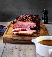 Krustenbraten mit Malzsauce