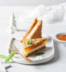 Triángulos de queso y mermelada