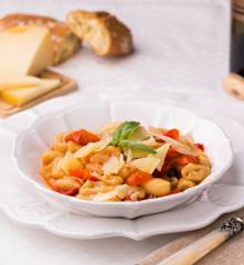 Cavatelli pomodori e caciocavallo