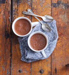 Chocolat chaud à l'amande et au piment d’Espelette