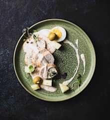 Truthan-Tonnato mit warmem Kartoffelsalat