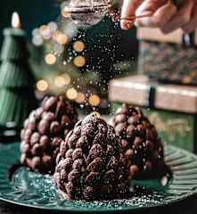 Pomme de pin en chocolat